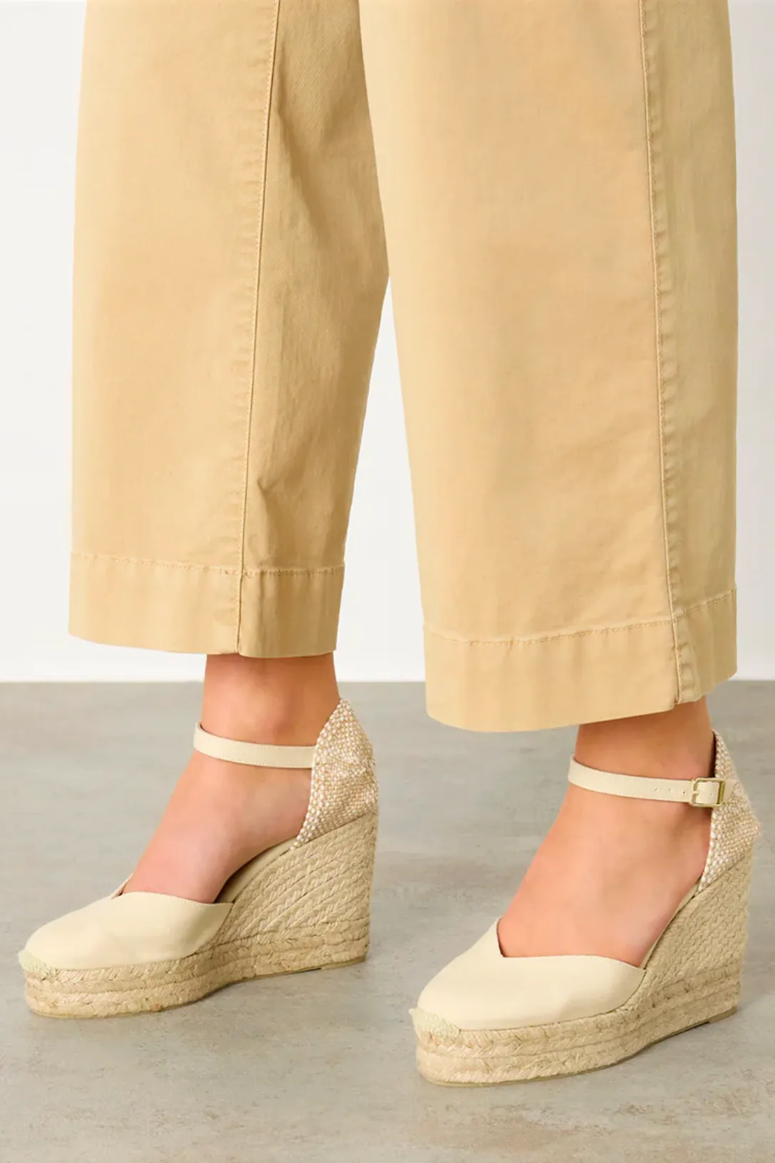 Chiarita Wedge | Ivory