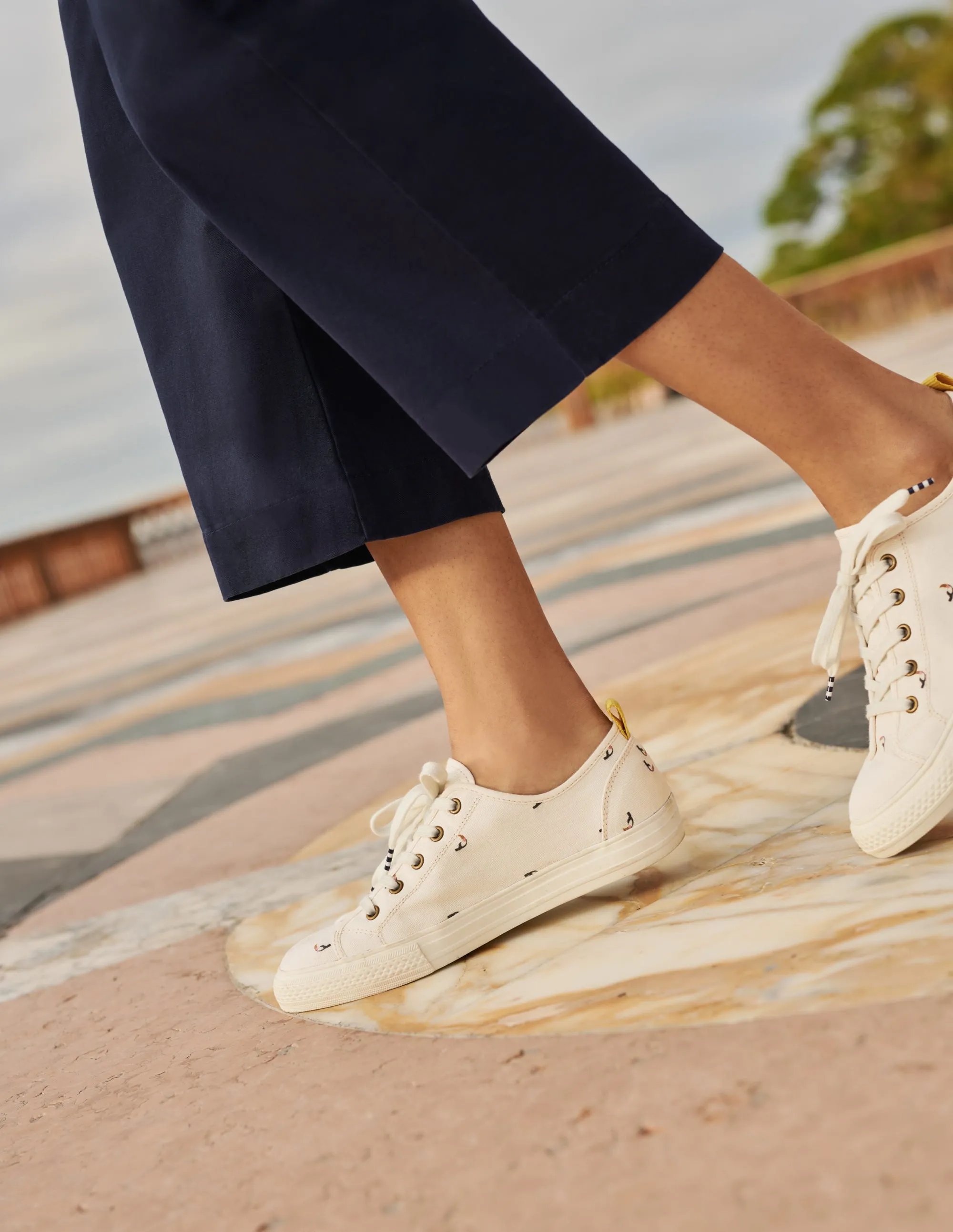 Cotton Canvas Plimsolls-Ecru Toucan