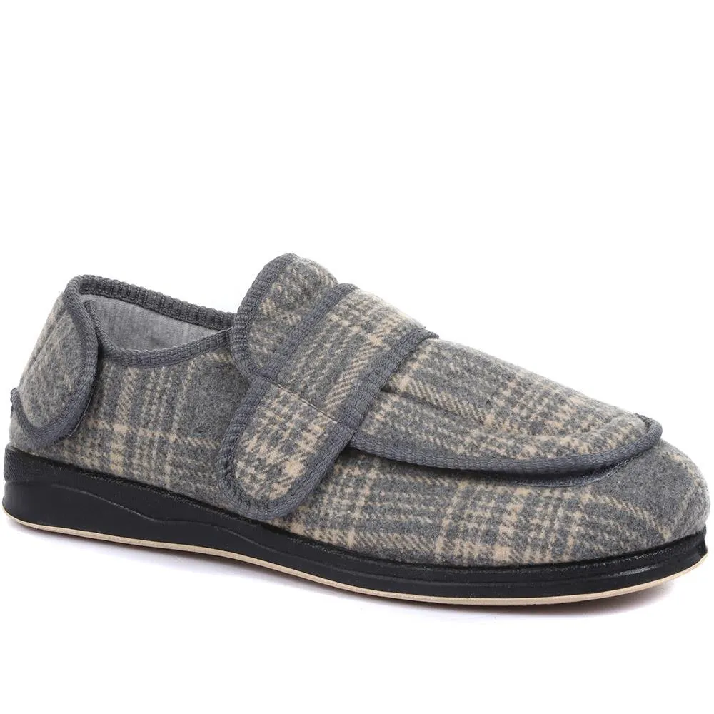 Fully Adjustable Slippers - QING26001 / 310 792
