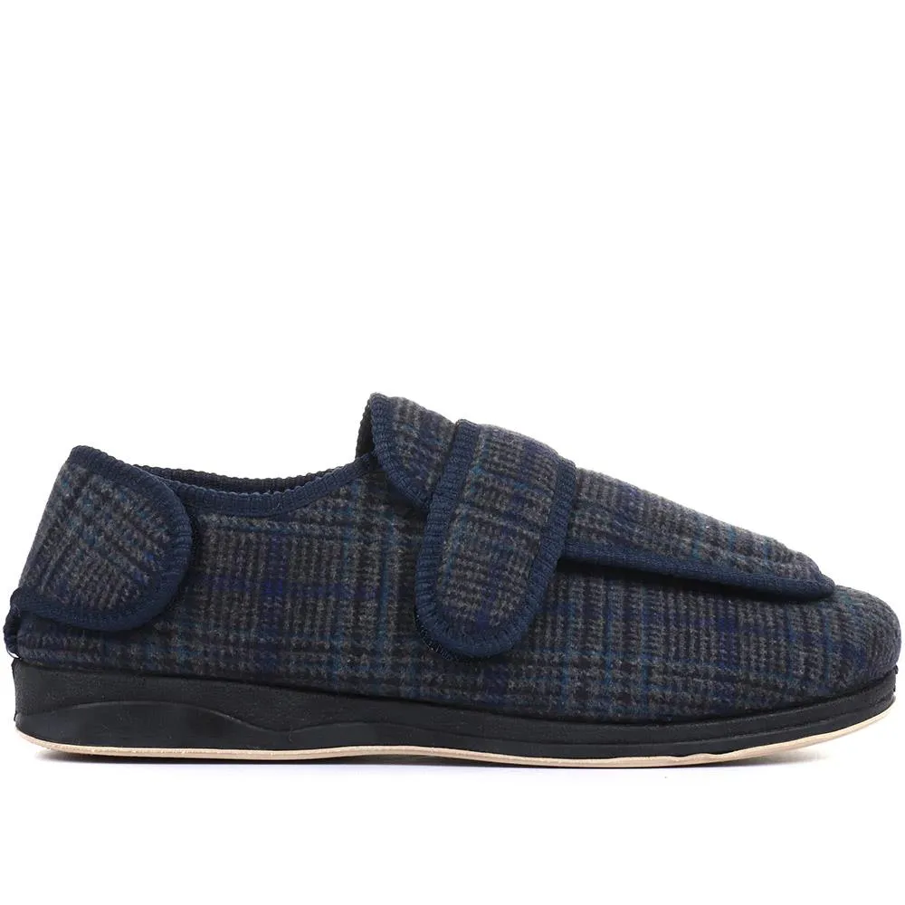 Fully Adjustable Slippers - QING26001 / 310 792