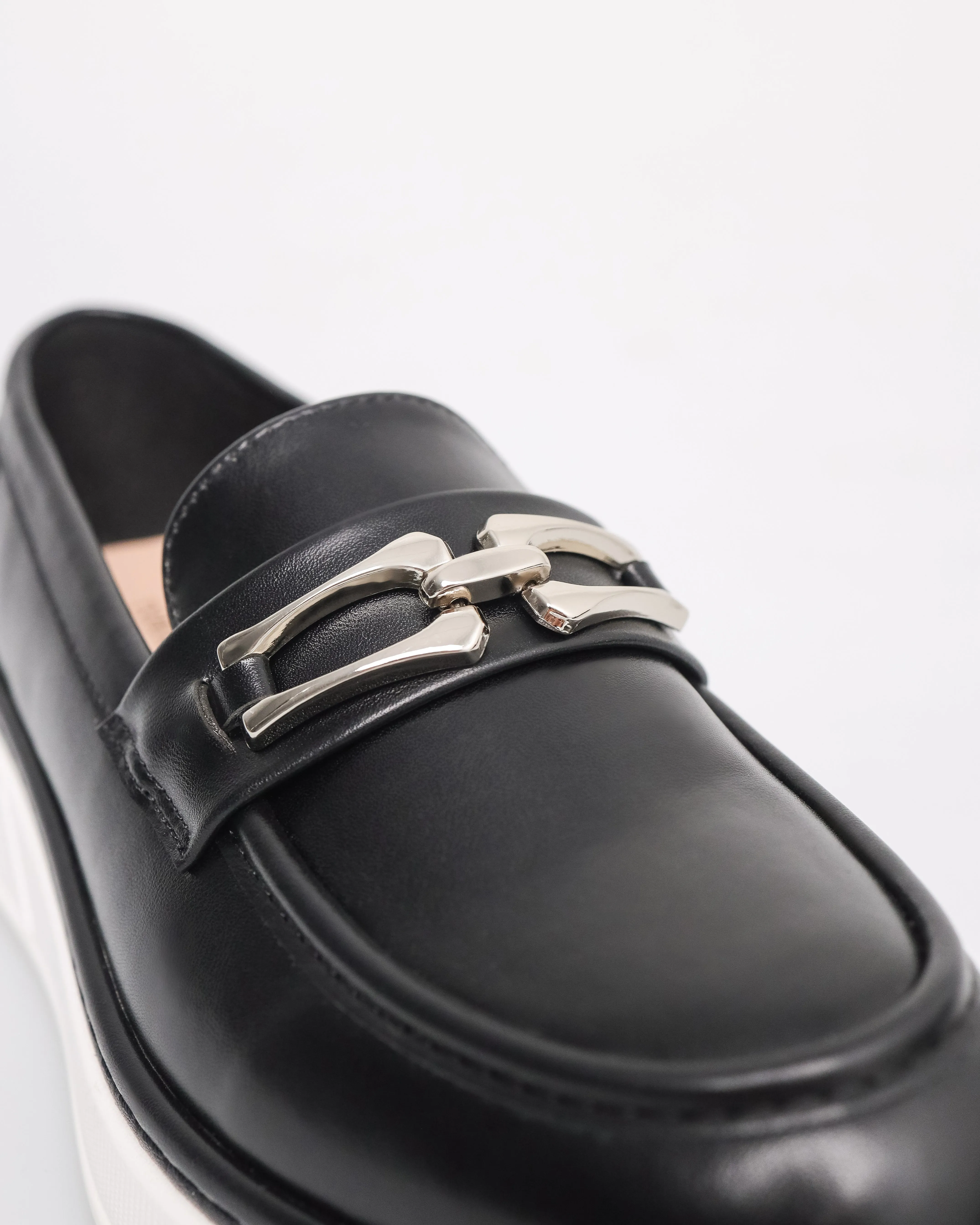 Tomaz NN404 Ladies Buckle Loafers